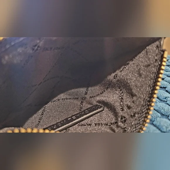 NWOT- Michael Kors Flower Wristlet Wallet - Picture 6 of 7